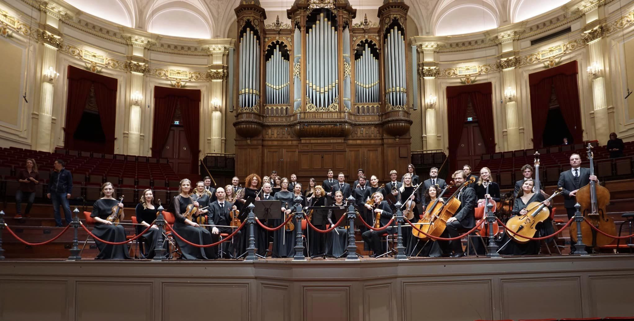 Valsts kamerorķestri «Sinfonietta Rīga» publika Amsterdamas «Concertgebouw» sveic ar stāvovācijām